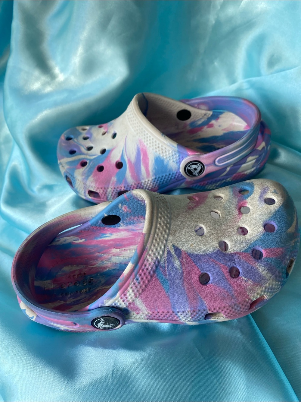 Crocs clogs shoes tie dye style swirls